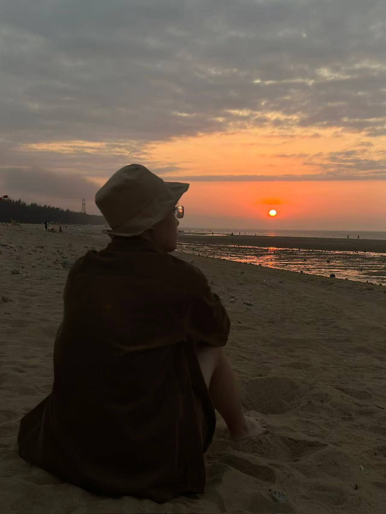 Yizhuo_sunrise.jpg Yizhuo_sunrise.jpg